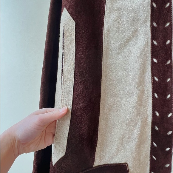 100% Leather Suede 70s Style Brown and Tan Poncho Cape - Picture 4 of 5
